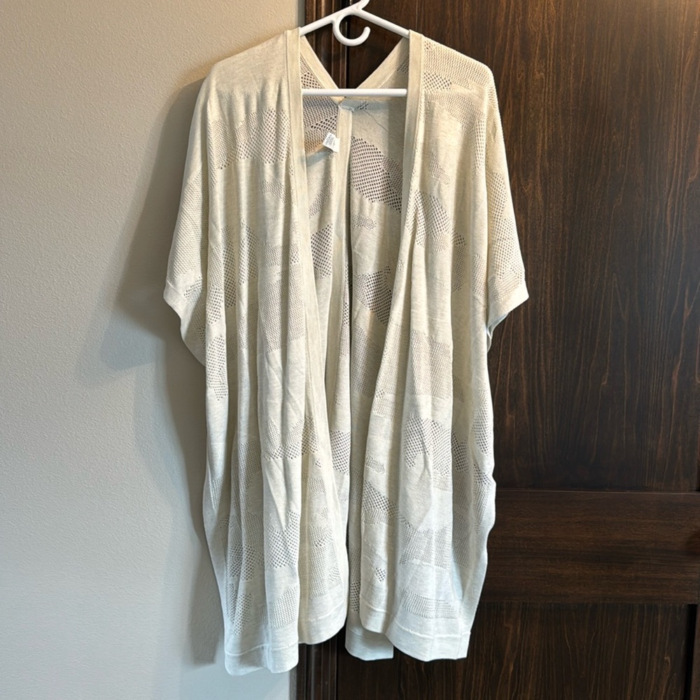 Lululemon Find Your Light Wrap shawl - OS